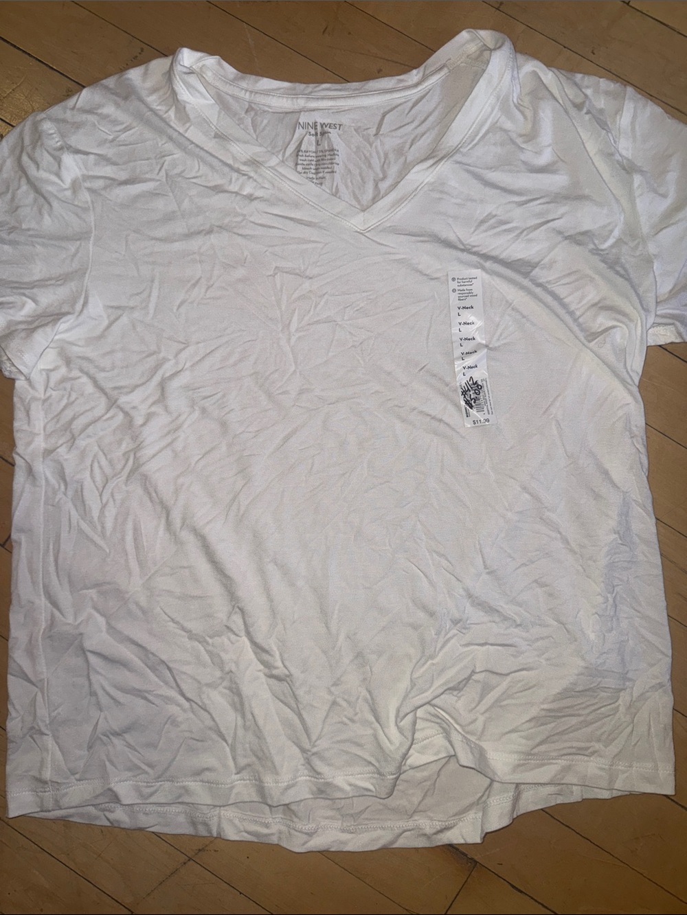 Nine West White V-Neck Short Sleeve Tee
